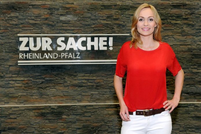 SÜDWESTRUNDFUNK
Zur Sache Rheinland-Pfalz!
Das landespolitische Magazin, donnerstags um 20:15 Uhr im SWR Fernsehen Rheinland-Pfalz.
Britta Krane
© SWR/Kristina Schäfer, honorarfrei - Verwendung gemäß der AGB im engen inhaltlichen, redaktionellen Zusammenhang mit genannter SWR-Sendung und bei Nennung