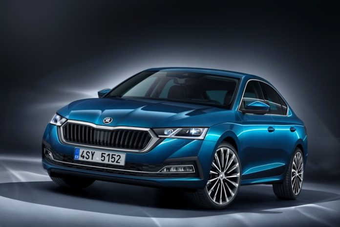 Rund 40 internationale Experten haben entschieden: Der SKODA OCTAVIA erhält zum dritten Mal nach 2006 und 2017 den Red Dot Award in der Kategorie Produktdesign. Weiterer Text über ots und www.presseportal.de/nr/28249 / Die Verwendung dieses Bildes ist für redaktionelle Zwecke honorarfrei. Veröffentlichung bitte unter Quellenangabe: