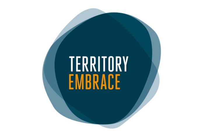 TERRITORY Embrace. Kampagne/#DieHeldenVonMorgen: Ausbildung.de startet Azubi-Kampagne für Ärzte und Kliniken.  Weiterer Text über ots und www.presseportal.de/nr/57966 / Die Verwendung dieses Bildes ist für redaktionelle Zwecke honorarfrei. Veröffentlichung bitte unter Quellenangabe: