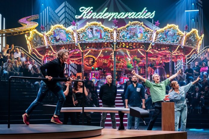 Neuer Beat am Montag.  ProSieben zeigt die neue Showreihe »Die! Herz! Schlag! Show!« ab Montag, 13. Juli 2020
 
Pochpoch! Der Montag auf ProSieben bekommt einen neuen Beat - zumindest fuer vier Wochen. In dieser Zeit schaut der Sender mit dem Herzen gut. In der neuen Showreihe »Die! Herz! Schlag! Show!« (13. Juli, 20:15 Uhr) heißt es fuer sechs prominente Kandidaten: Wer kann seinen Herz! Schlag! am besten steuern? Pochpoch! Pochpoch! Und wer bekommt schon Herzrasen, wenn er an seine naechste Challenge denkt? Pochpoch! Pochpoch! Moderator Steven Gaetjen ist für ProSieben quasi am Puls der Promis.
Titel: Die! Herz! Schlag! Show!;
Staffel: 1;
Person: Paul Janke; Nico Santos; Lilly Becker; Mario Basler; Steven Gätjen; Simon Gosejohann; Panagiota Petridou;
Copyright: ProSieben/Jens Hartmann;
Fotograf: Jens Hartmann;
Bildredakteur: Jürgen Morgenroth;
Dateiname: 1979806.jpg;
Rechtehinweis: Dieses Bild darf bis eine Woche nach Ausstrahlung honorarfrei fuer redaktionelle Zwecke und nur im Rahmen der Programmankuendigung verwendet werden. Spaetere Veroeffentlichungen sind nur nach Ruecksprache und ausdruecklicher Genehmigung der ProSiebenSat1 TV Deutschland GmbH moeglich. Nicht fuer EPG! Verwendung nur mit vollstaendigem Copyrightvermerk. Das Foto darf nicht veraendert, bearbeitet und nur im Ganzen verwendet werden. Es darf nicht archiviert werden. Es darf nicht an Dritte weitergeleitet werden. Bei Fragen: foto@prosiebensat1.com Voraussetzung fuer die Verwendung dieser Programmdaten ist die Zustimmung zu den Allgemeinen Geschaeftsbedingungen der Presselounges der Sender der ProSiebenSat.1 Media SE. Weiterer Text über ots und www.presseportal.de/nr/25171 / Die Verwendung dieses Bildes ist für redaktionelle Zwecke honorarfrei. Veröffentlichung bitte unter Quellenangabe: