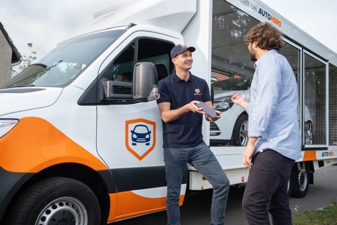 Autolieferung bis vor die Haustür / Online-Autokauf mit Autohero: Jetzt dank digitaler Inzahlungnahme noch attraktiver / Weiterer Text über ots und www.presseportal.de/nr/128565 / Die Verwendung dieses Bildes ist für redaktionelle Zwecke unter Beachtung ggf. genannter Nutzungsbedingungen honorarfrei. Veröffentlichung bitte mit Bildrechte-Hinweis.